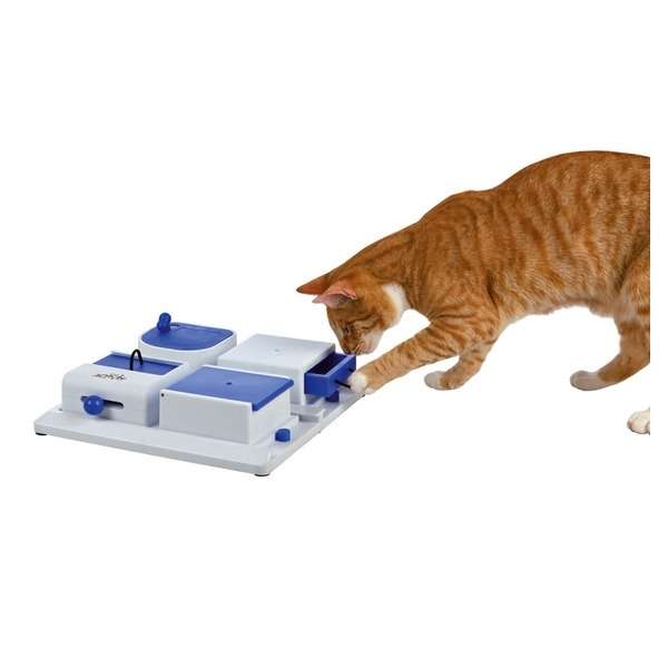 Trixie Cat Activity Poker Box